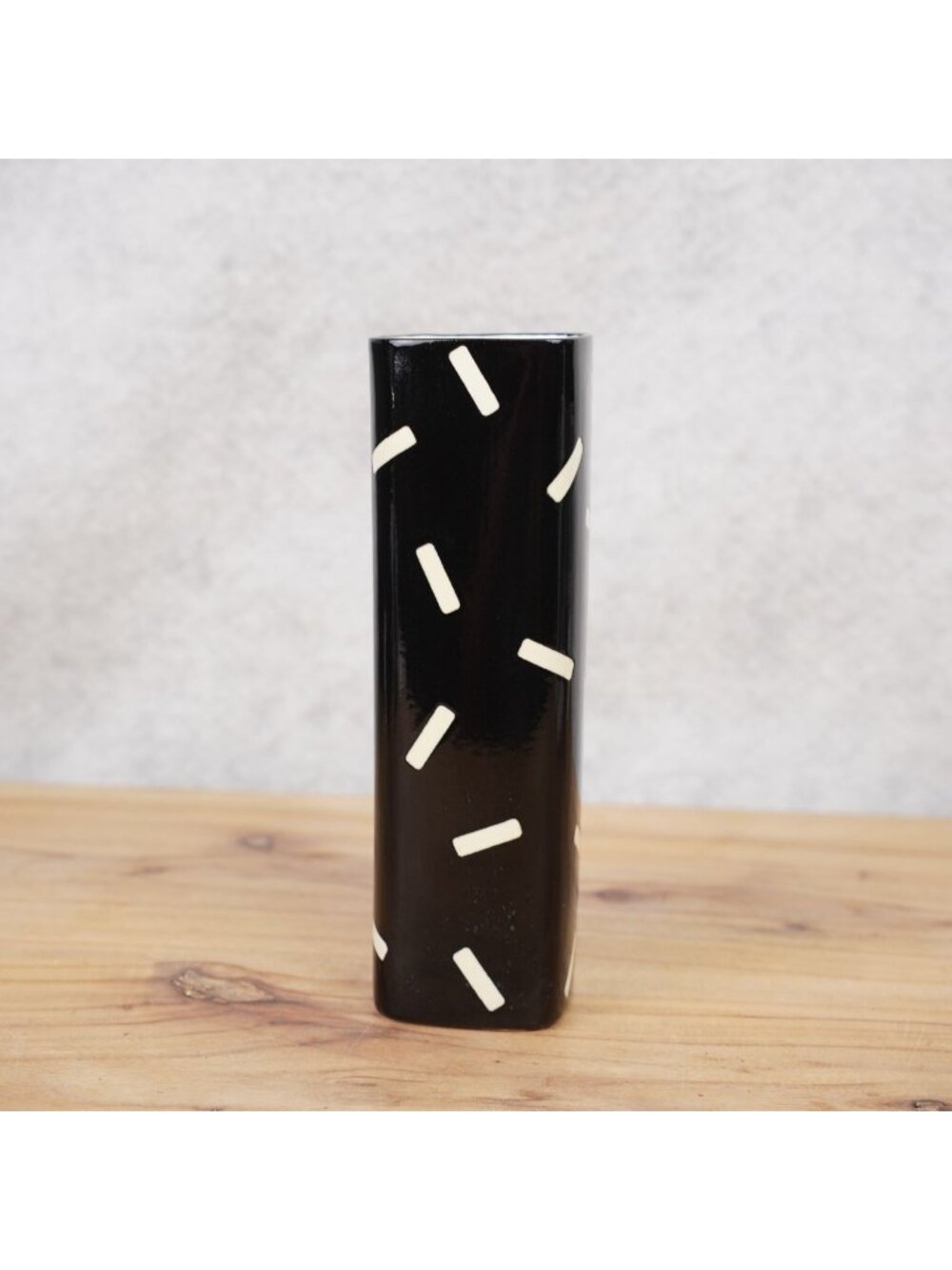 VTG 1988 Dorothy Hafner Signed Cuboid Vase Glossy Black Glaze w/ Geometric Dash